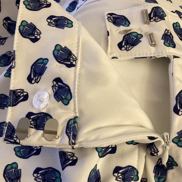 NWOT - IZOD GOLF Blue, Turquoise & White Golf Shoe Patterned Skort - Sz 12 - Picture 4 of 14